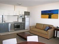 1 Bedroom Apartment Lounge - Mantra Wollongong